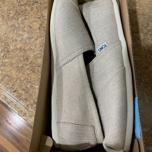NEW Toms Women’s flat